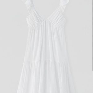 Beautiful flowy balconette midi dres